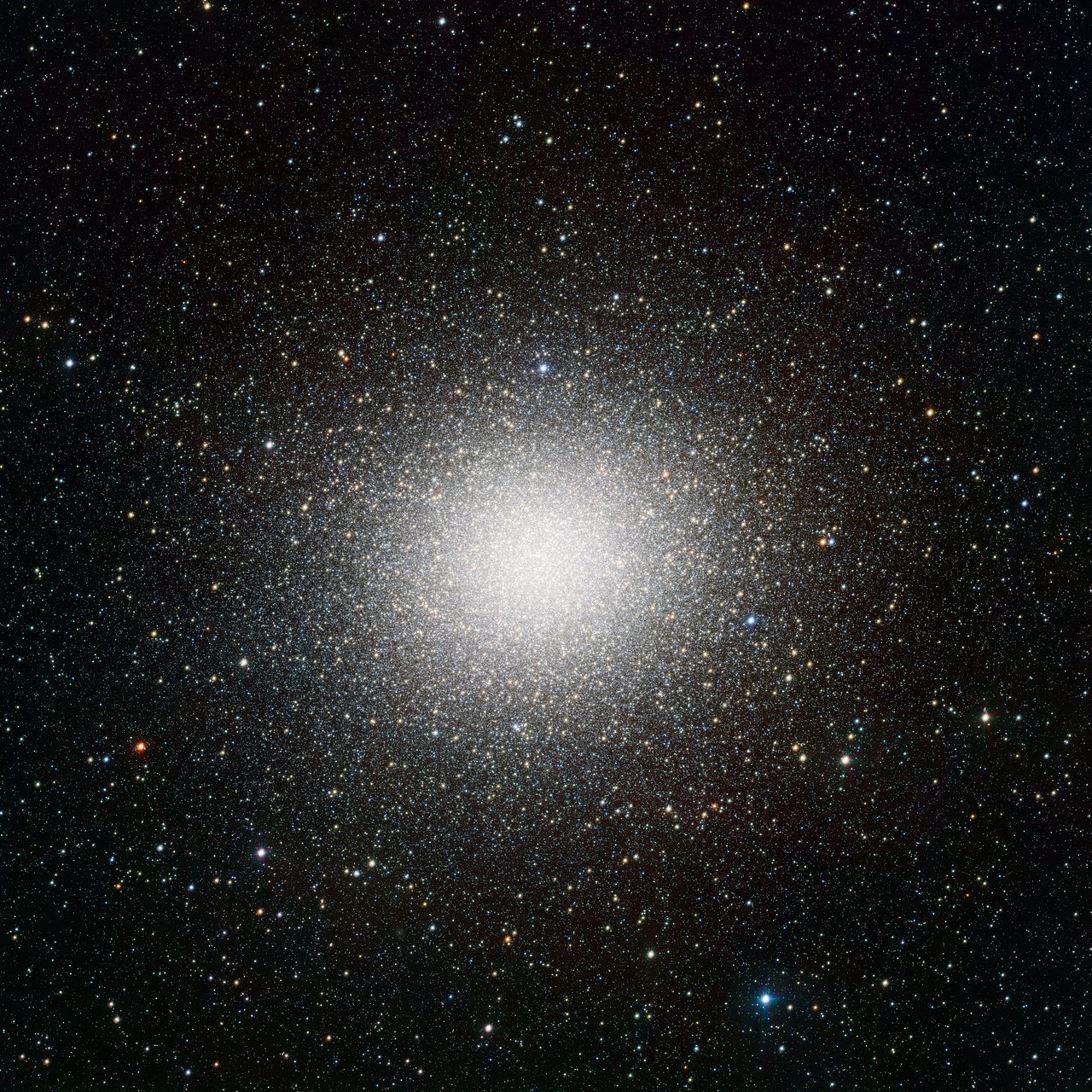 L'amas globulaire Oméga du Centaure photographié par l'ESO
