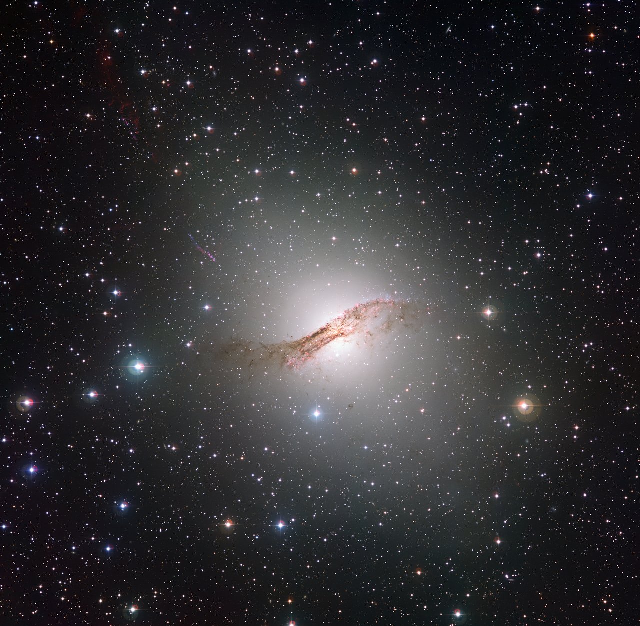 La galaxie Centaurus A photographiée par l'ESO